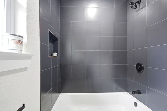 6415 Annunciation Street, Houston, TX 77016