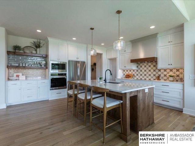 10209 S 214th Street, Gretna, NE 68028