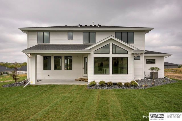 10209 S 214th Street, Gretna, NE 68028