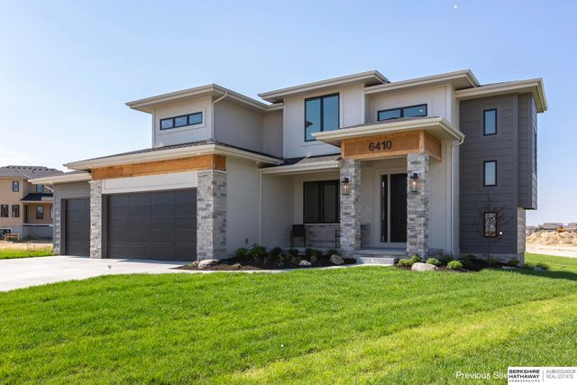 10209 S 214th Street, Gretna, NE 68028