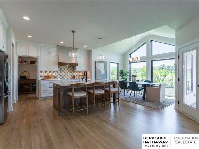 10209 S 214th Street, Gretna, NE 68028