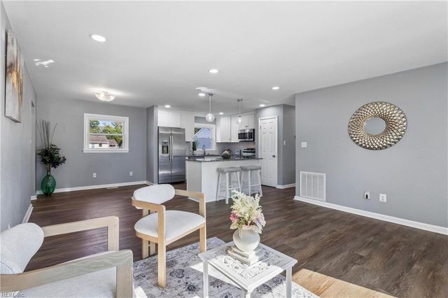 212 Lynnhaven DR, Hampton, VA 23666