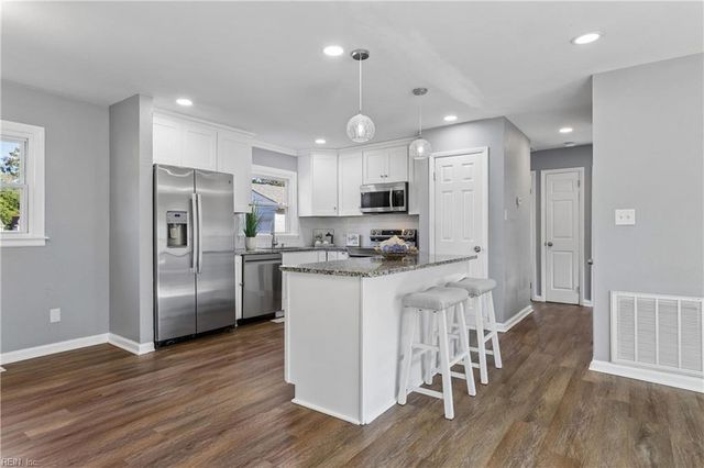 212 Lynnhaven DR, Hampton, VA 23666