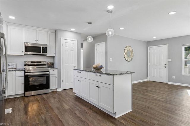 212 Lynnhaven DR, Hampton, VA 23666
