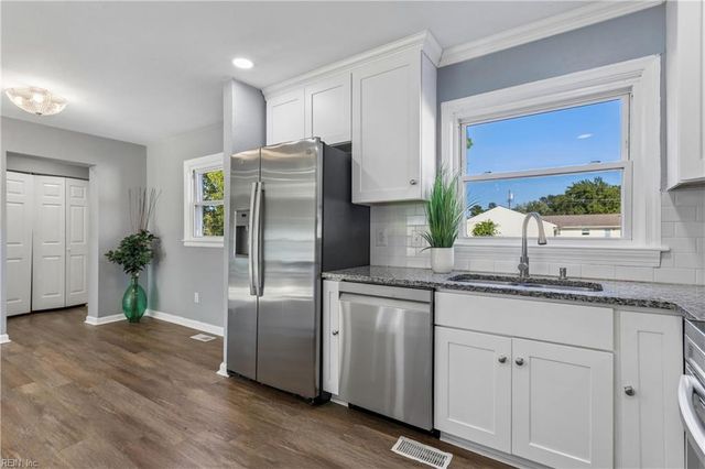 212 Lynnhaven DR, Hampton, VA 23666