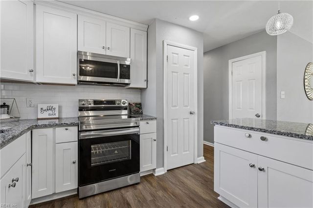212 Lynnhaven DR, Hampton, VA 23666