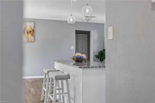 212 Lynnhaven DR, Hampton, VA 23666