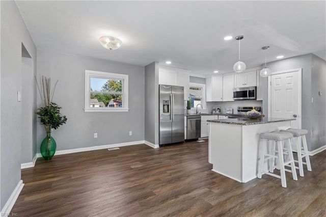 212 Lynnhaven DR, Hampton, VA 23666