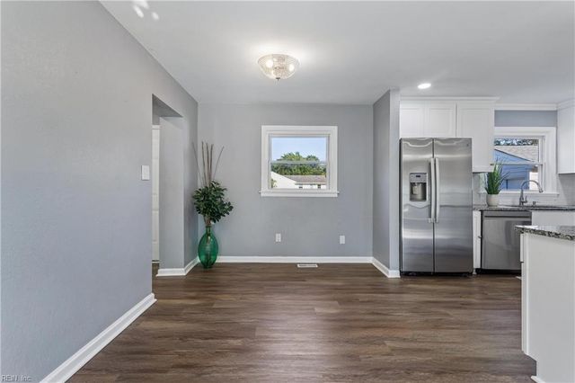212 Lynnhaven DR, Hampton, VA 23666