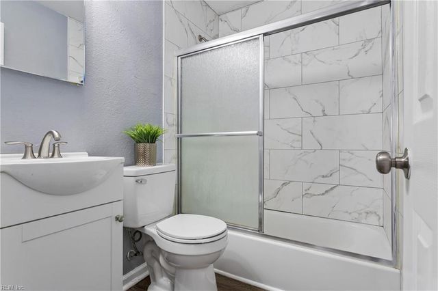 212 Lynnhaven DR, Hampton, VA 23666