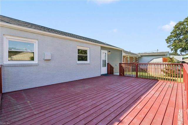 212 Lynnhaven DR, Hampton, VA 23666
