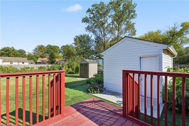 212 Lynnhaven DR, Hampton, VA 23666