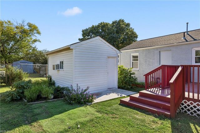 212 Lynnhaven DR, Hampton, VA 23666