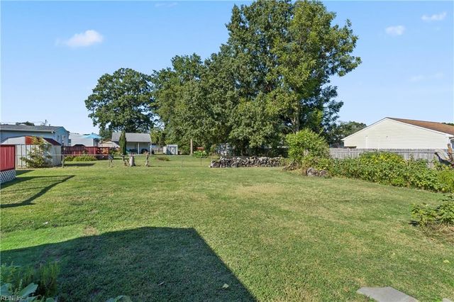 212 Lynnhaven DR, Hampton, VA 23666