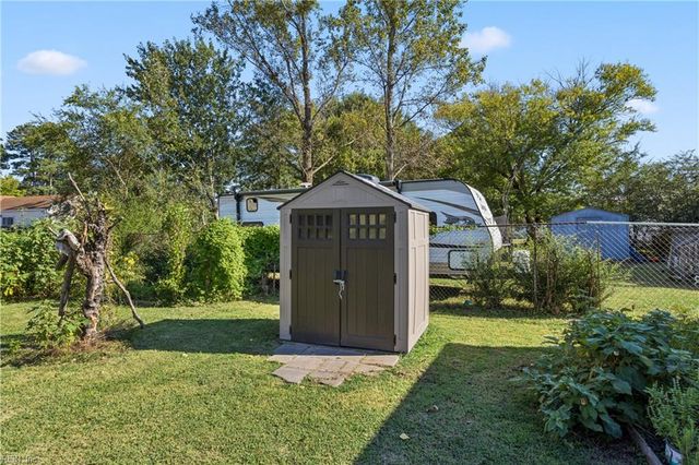212 Lynnhaven DR, Hampton, VA 23666