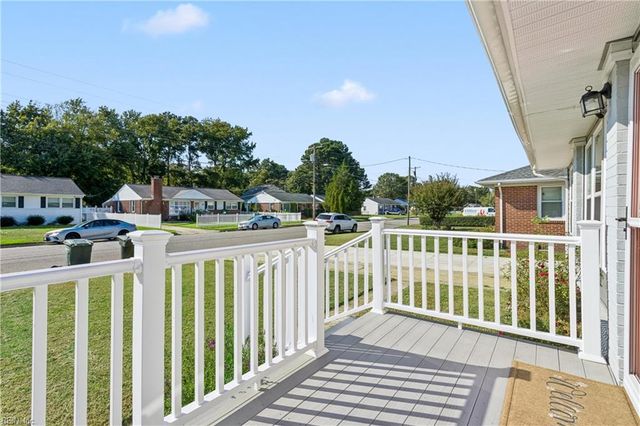 212 Lynnhaven DR, Hampton, VA 23666