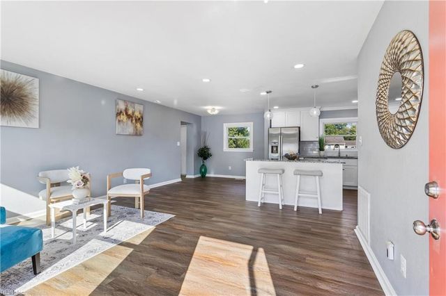 212 Lynnhaven DR, Hampton, VA 23666