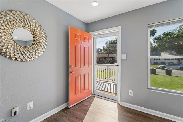 212 Lynnhaven DR, Hampton, VA 23666