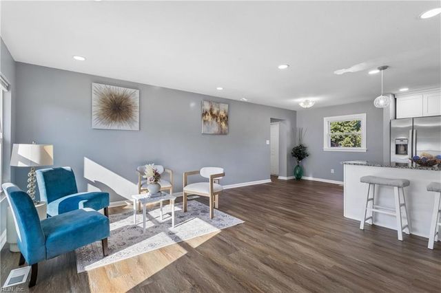 212 Lynnhaven DR, Hampton, VA 23666