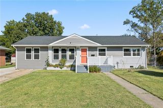 212 Lynnhaven DR, Hampton, VA 23666