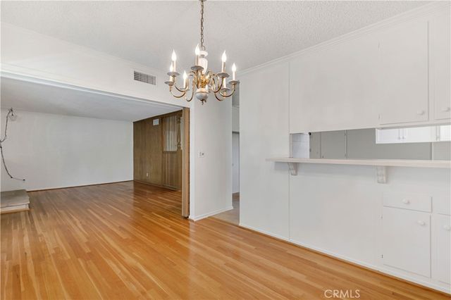 20264 Aetna Street, Woodland Hills, CA 91367