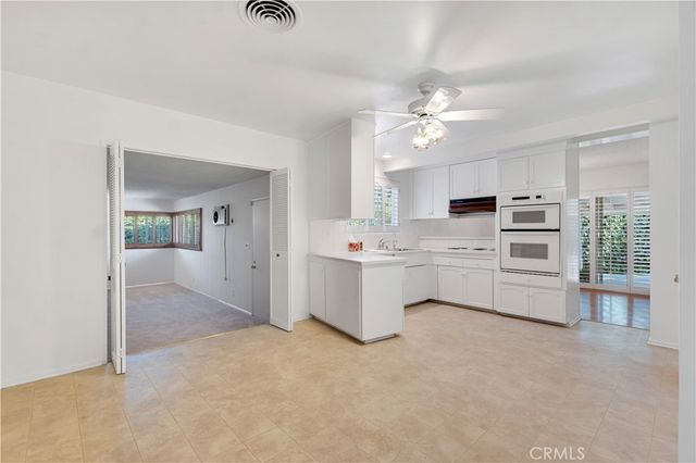 20264 Aetna Street, Woodland Hills, CA 91367