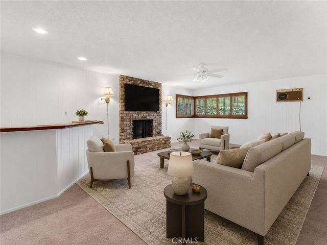 20264 Aetna Street, Woodland Hills, CA 91367