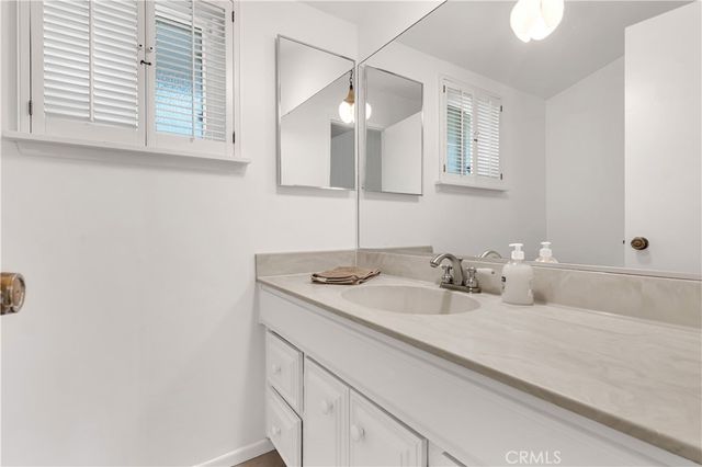 20264 Aetna Street, Woodland Hills, CA 91367