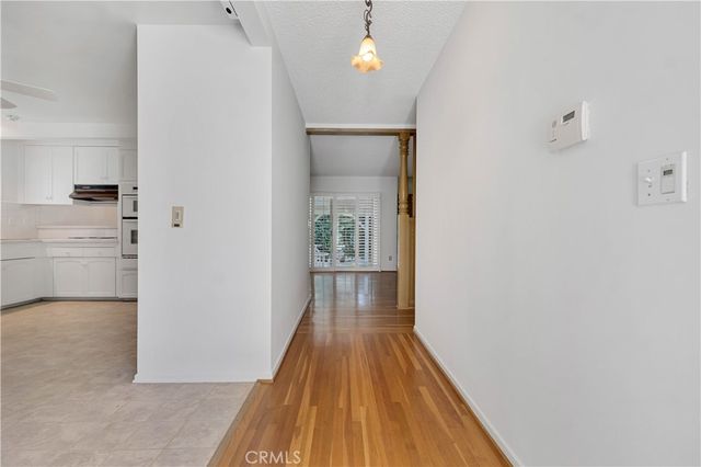 20264 Aetna Street, Woodland Hills, CA 91367