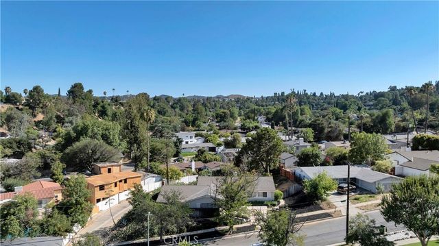 20264 Aetna Street, Woodland Hills, CA 91367