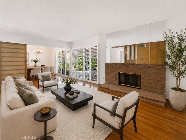 20264 Aetna Street, Woodland Hills, CA 91367