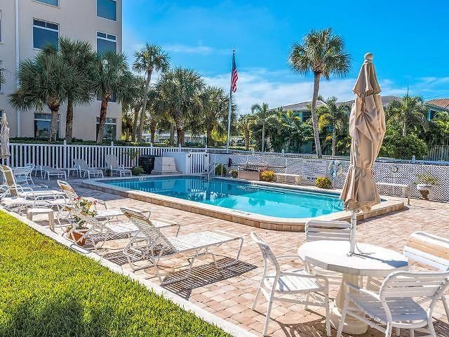 716 GRANADA AVENUE 302, Venice, FL 34285
