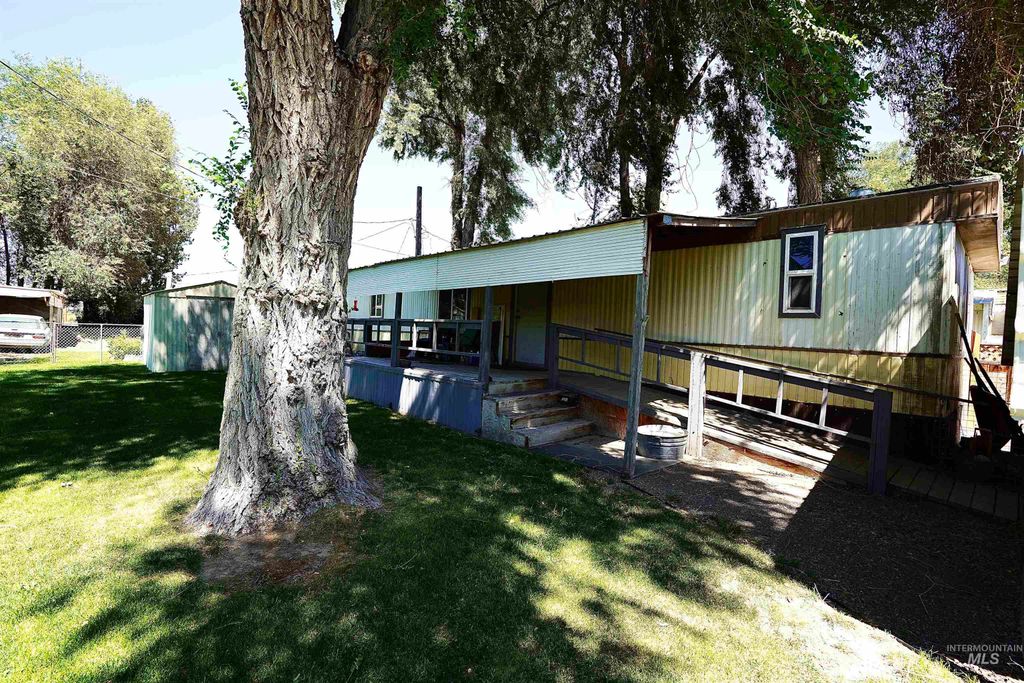 Space 12 E 5 Point Trailer Park, Twin Falls, ID 83301