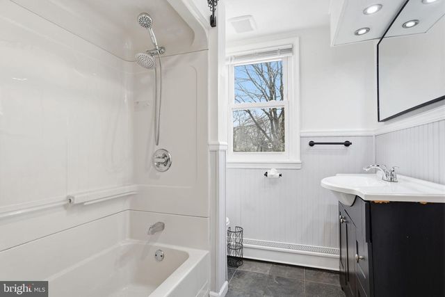 975 WOODVALE AVE, Langhorne, PA 19047