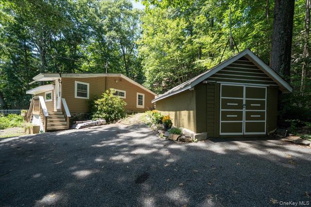 42 Deer Trail S, Greenwood Lake, NY 10925