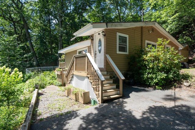 42 Deer Trail S, Greenwood Lake, NY 10925