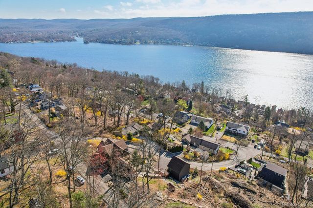 42 Deer Trail S, Greenwood Lake, NY 10925