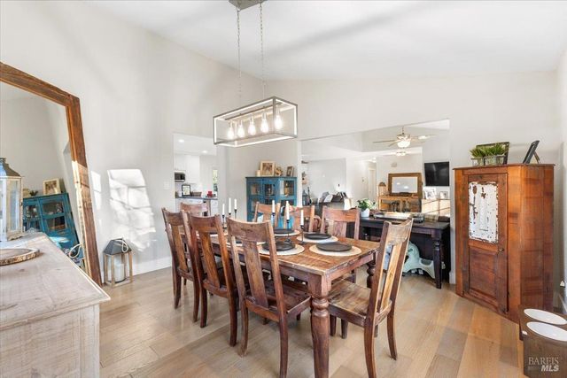 10465 Pelham Dr, Windsor, CA 95492