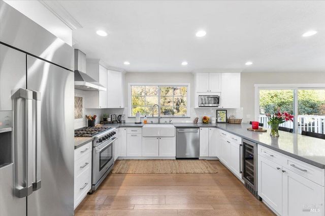 10465 Pelham Dr, Windsor, CA 95492