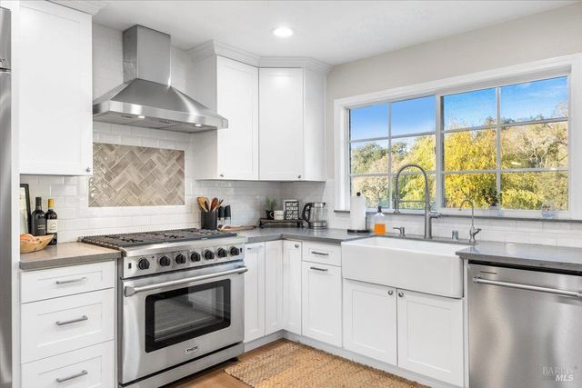 10465 Pelham Dr, Windsor, CA 95492