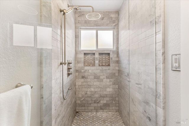 10465 Pelham Dr, Windsor, CA 95492