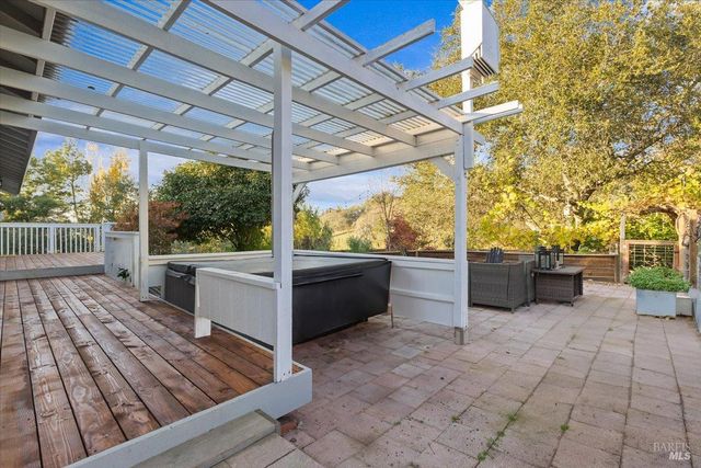 10465 Pelham Dr, Windsor, CA 95492