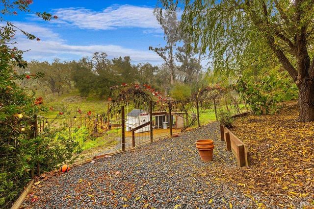 10465 Pelham Dr, Windsor, CA 95492