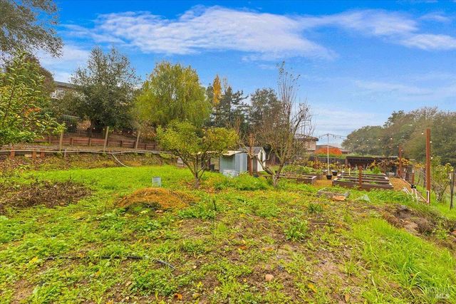10465 Pelham Dr, Windsor, CA 95492