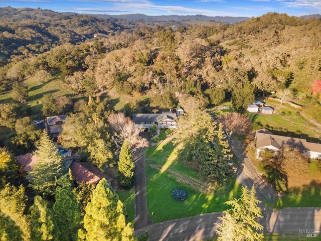 10465 Pelham Dr, Windsor, CA 95492