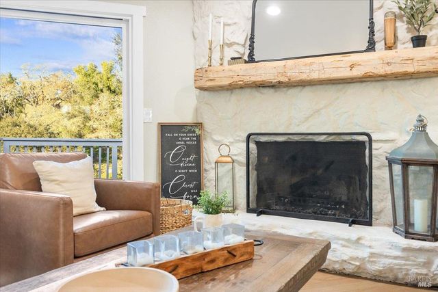 10465 Pelham Dr, Windsor, CA 95492