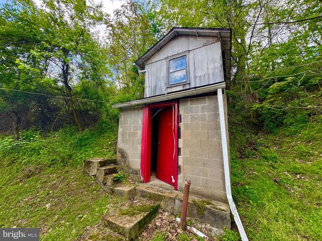 14451 PROCTOR CREEK RD, New Martinsville, WV 26155