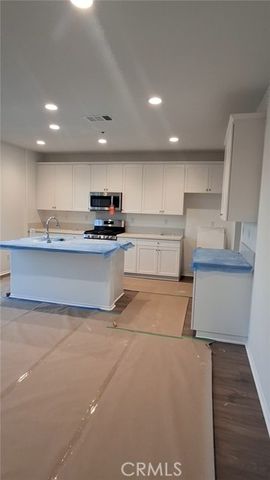 223 Oakton Court, Hemet, CA 92543