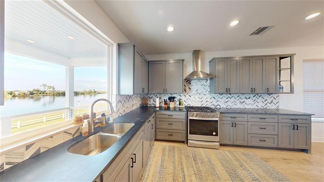 637 River Road, Lake Charles, LA 70601