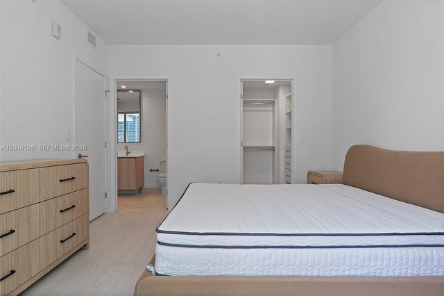 77 SE 5th Street 1905, Miami, FL 33131